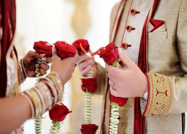 துபாயில் சமூக இடைவெளியுடன் இந்திய தம்பதிக்கு திருமண வரவேற்பு