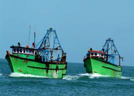 காரைக்காலில் 2 படகுகளில் சென்ற 32 மீனவர்களை தொடர்புகொள்ள முடியவில்லை