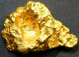 விமானத்தில் தங்கம் கடத்தி வந்த விமான ஊழியர் உட்பட 5 பேர் கைது