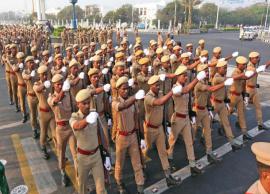 சுதந்திர தின விழாவை முன்னிட்டு போலீசார் அணி வகுப்பு ஒத்திகை