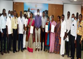 தஞ்சாவூர் மக்கள் குறைதீர் நாள் கூட்டத்தில் நலத்திட்ட உதவி வழங்கல்