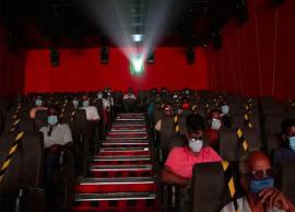 தீபாவளி தினத்தன்று தியேட்டர்களில் அதிகளவு குவிந்த ரசிகர்கள் கூட்டம்