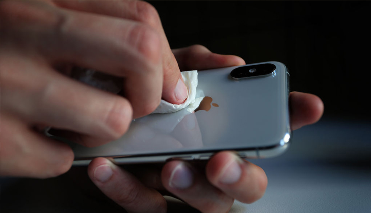 tips to clean your mobile screen,mobile screen cleaning tips,household tips,home decor tips,mobile screen ,உங்கள் மொபைல் திரையை சுத்தம் செய்வதற்கான உதவிக்குறிப்புகள், மொபைல் திரை சுத்தம் செய்வதற்கான உதவிக்குறிப்புகள், வீட்டு உதவிக்குறிப்புகள், வீட்டு அலங்கார உதவிக்குறிப்புகள், மொபைல் திரை, மொபைல் திரை, உங்கள் மொபைல் திரையை எவ்வாறு சுத்தம் செய்வது, வீட்டு உதவிக்குறிப்புகள், வீட்டு அலங்கார குறிப்புகள்