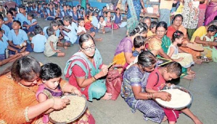 விஜயதசமியை ஒட்டி பள்ளிகளில் இன்று மாணவர் சேர்க்கை மும்முரம்