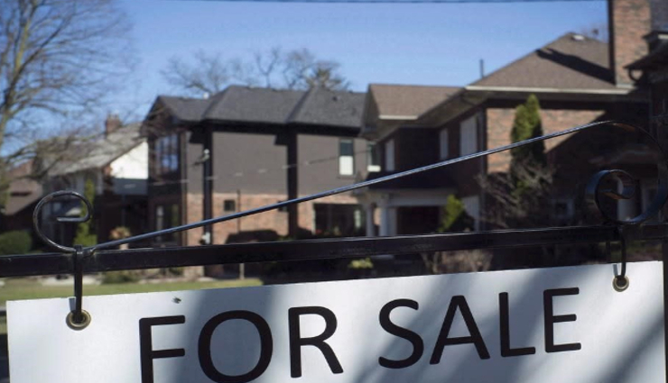 கனடாவில் குடியிருப்புகள் விலை சரியும்... வாடகை கட்டணங்கள் உயருமாம்