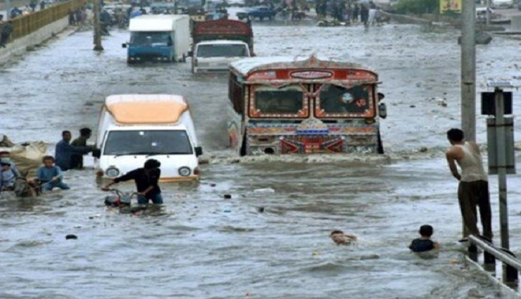 pakistan,houses,cars,flood,disaster,national emergency ,பாகிஸ்தான், வீடுகள், கார்கள், வெள்ளம், பேரிடர், தேசிய அவசர நிலை