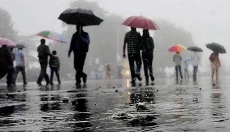 flooded,heavy rain,jawaharlal nehru medical college,thunder , தொடர் கனமழை, பள்ளிகளுக்கு அரசு விடுமுறை, மழை, லக்னோ 