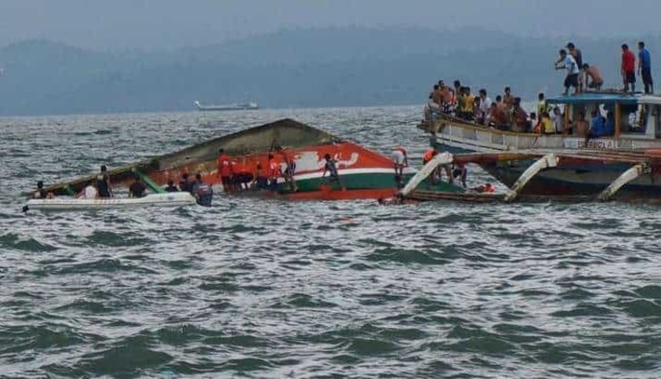 boat,migrants,fishermen,rescued,rescue operation ,படகு, புலம் பெயர்ந்தவர்கள், மீனவர்கள், காப்பாற்றினர், மீட்பு நடவடிக்கை