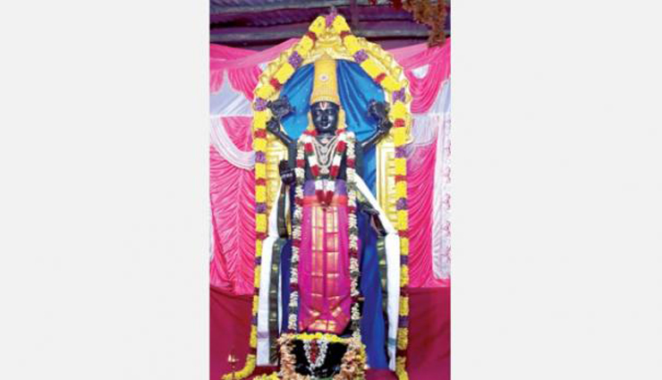 பொய்யாமுடி விநாயகர் கோயிலில் அத்திவரதர் மாதிரி சிலை காட்சிப்படுத்தல்
