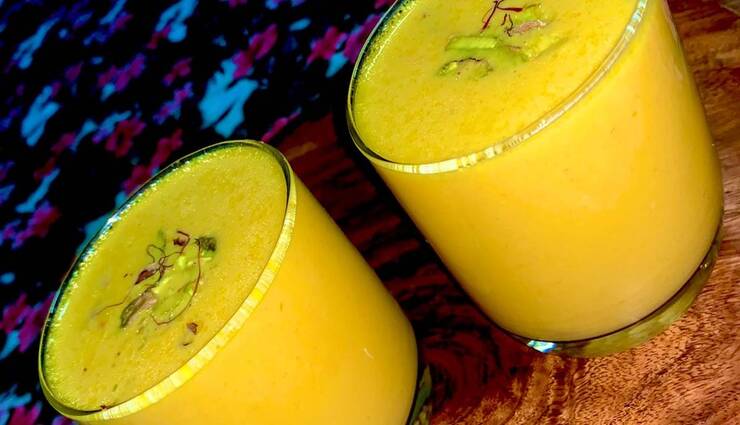 வைட்டமின், நார்ச்சத்துக்கள் நிறைந்த கேரட் முந்திரி ஸ்மூத்தி