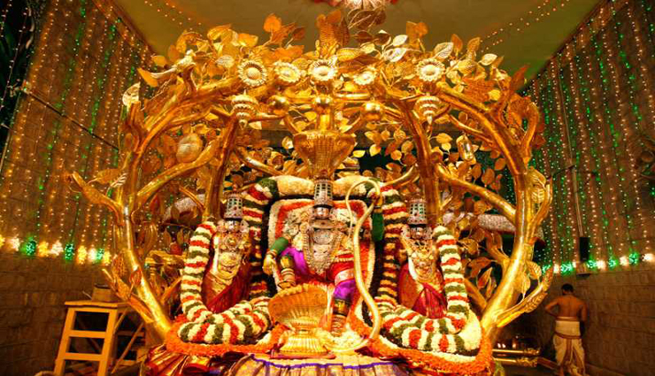 திருப்பதி கோயிலில் சின்ன சேஷ வாகனத்தில் சுவாமி எழுந்தருளல்