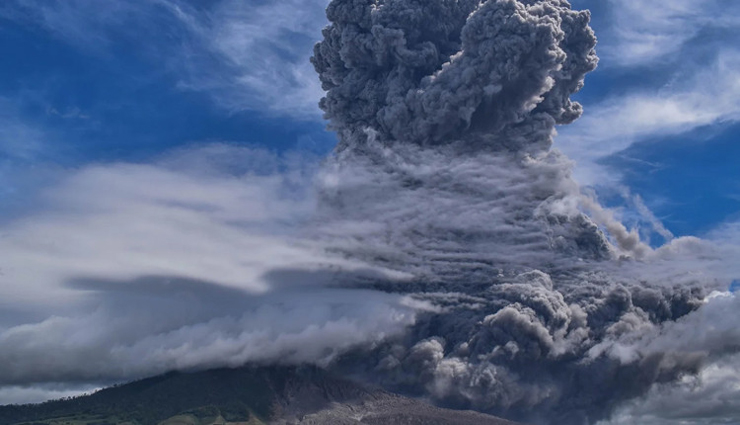 volcano,the island of sumatra,ash,people fear,terrifying noise ,எரிமலை, சுமத்ரா தீவு, சாம்பல், மக்கள் அச்சம், பயங்கர சத்தம்