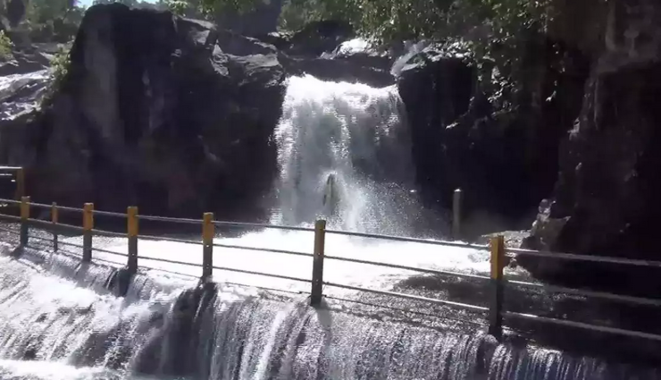 heavy rain,manimutthar falls,prohibited ,குளிக்க தடை, மணிமுத்தாறு அருவி, வெள்ளப்பெருக்கு