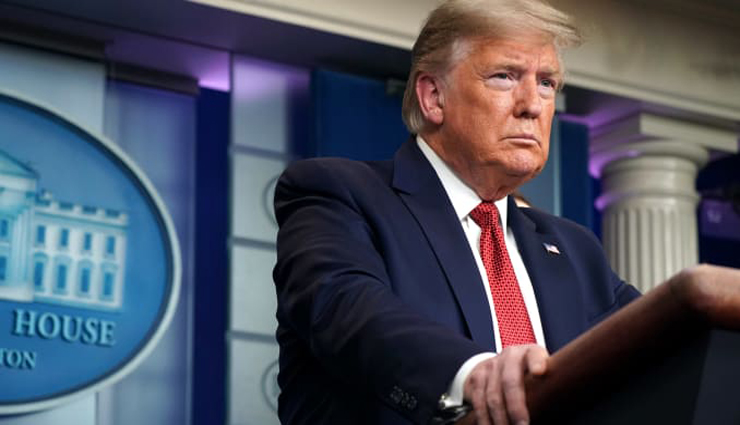 செய்தியாளர் ஒருவரின் கிடுக்கிப்பிடி கேள்வி; தர்ம சங்கடத்தில் தவித்த அதிபர் டிரம்ப்