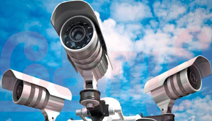 கிராம மக்களே சொந்த செலவில் பொறுத்திய சிசிடிவி கேமராக்கள்