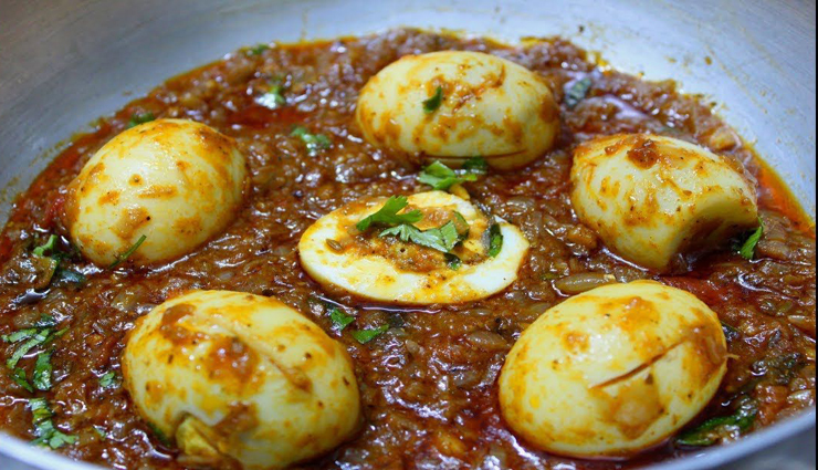 eggs,spices,anise,garam masala powder,onions ,முட்டை, தொக்கு, மசாலா, சோம்பு, கரம் மசாலா பொடி, வெங்காயம்