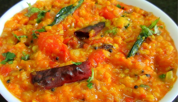 onion,tomato,urad dal,chillies,cardamom ,வெங்காயம்,தக்காளி, உளுந்தம் பருப்பு,வர மிளகாய்,கருவேப்பிலை