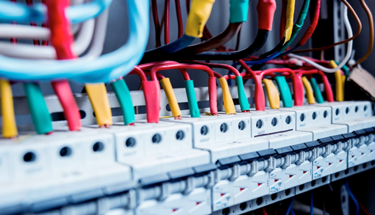 சீனாவிலிருந்து இறக்குமதியாகும் மின்சாதனங்கள்; மத்திய அரசின் அதிரடி உத்தரவு