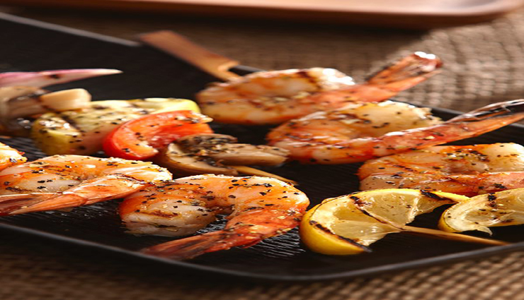 shrimp,grilled pepper,coriander,olive oil ,இறால், அரைத்த மிளகு, கொத்தமல்லி, ஆலிவ் எண்ணெய்