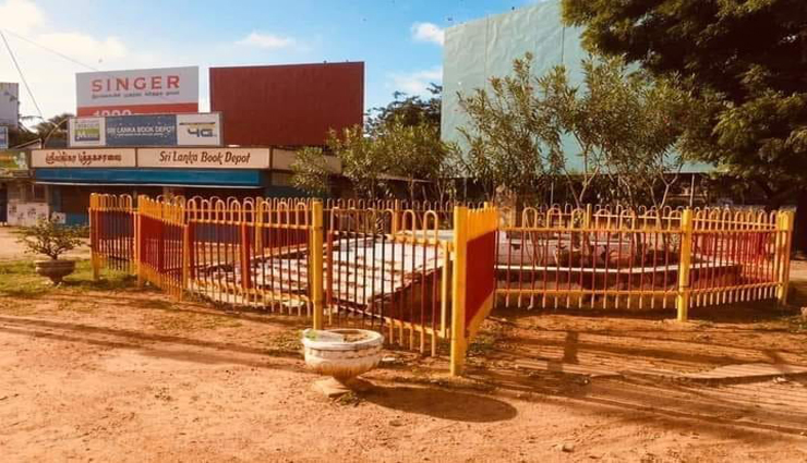 தியாகி திலீபனின் நினைவிடத்தில் அமைக்கப்பட்டு இருந்த உருவப்படம் அகற்றம்