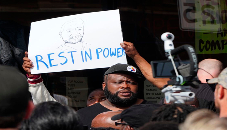 blacksmiths,cops,protesters,america,curfew ,கறுப்பினத்தவர், போலீசார், போராட்டம், அமெரிக்கா, ஊரடங்கு
