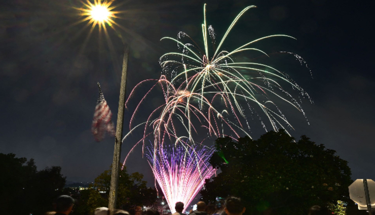 america,independence day,fireworks,explosives,colonies ,அமெரிக்கா, சுதந்திரதினம், பட்டாசுகள், வெடித்து மகிழ்ந்தனர், காலனிகள்