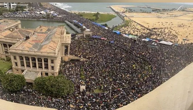 மக்கள் வலிமை என்னவென்று இலங்கை அரசுக்கு நிரூபித்த போராட்டக்காரர்கள்