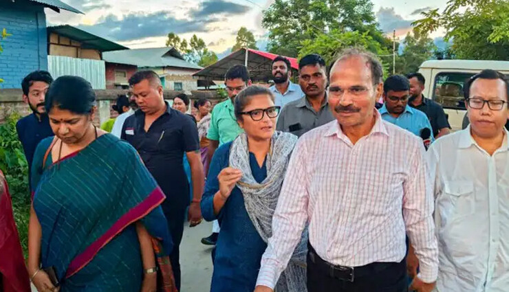 மணிப்பூர் மாநில ஆளுநரை சந்தித்து கோரிக்கை விடுத்த எதிர்க்கட்சி எம்.பி.க்கள்