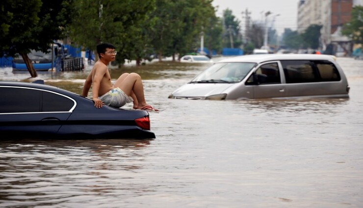 people,evacuation,low-lying area,flood water,china ,மக்கள், வெளியேற்றம், தாழ்வான பகுதி, வெள்ள நீர், சீனா