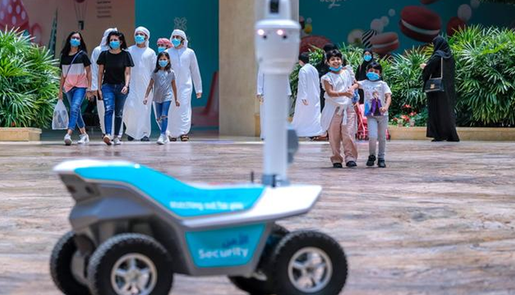 modern robot guard,shopping mall,abu dhabi,corona virus ,நவீன ரோபோ காவலர், ஷாப்பிங் மால், அபுதாபி, கொரோனா வைரஸ்