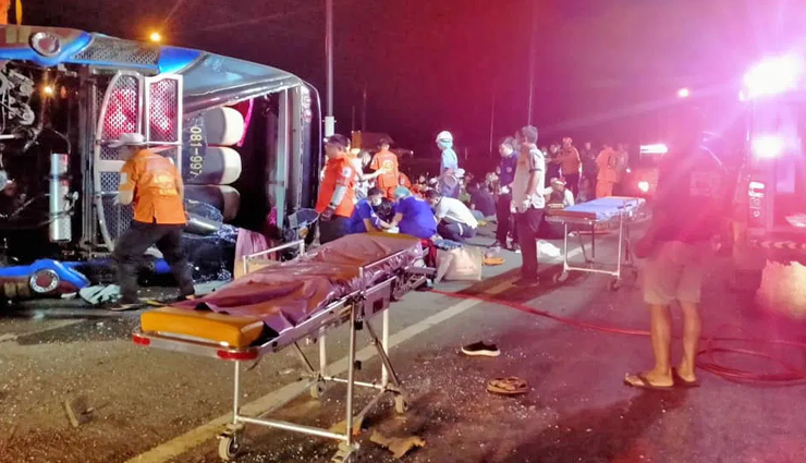 seven killed,thailand,bus crash,lorry ,ஏழு பேர் உயிரிழப்பு, தாய்லாந்து, பஸ் விபத்து, லாரி