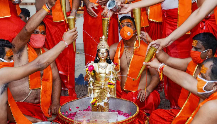 அயோத்தியில் ராமர் கோவில் பூமி பூஜை வேத மந்திரங்கள் முழங்க ஆரம்பம்