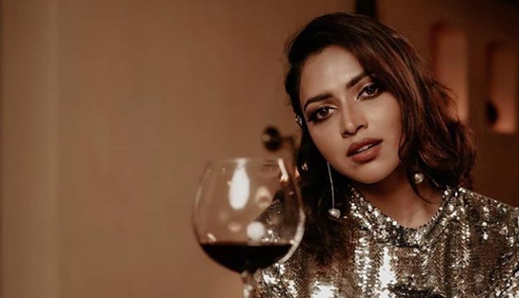 wine,actress amalapal,sexy,photos ,மது,நடிகை அமலாபால்,கவர்ச்சி,புகைப்படங்கள்