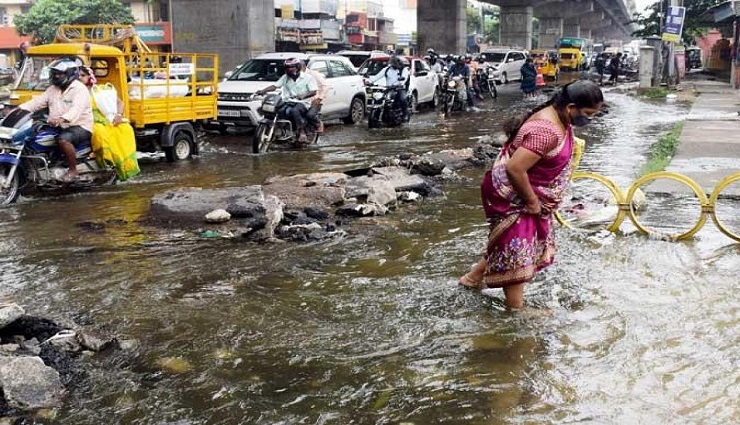 smart city,public,rain,road , ஸ்மார்ட் சிட்டி ,மழை,பள்ளம் ,தண்ணீர் ,