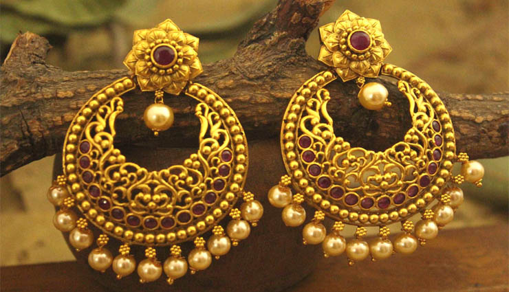 gold jewelry,young ladies,fashion,necklaces,earrings ,தங்க நகை,இளம் பெண்கள்,பேஷன்,நெக்லஸ்கள்,காதணிகள்