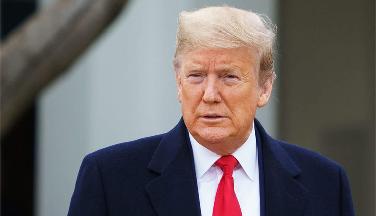 சமூக ஊடகங்கள் மீது சட்டரீதியிலான நடவடிக்கை எடுக்கும் செயலாக்க ஆணையில் அதிபர் டிரம்ப் கையெழுத்து