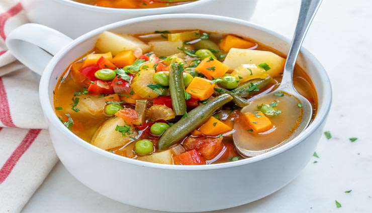 vegetable soup,cabbage,beans,carrots,corn ,காய்கறி சூப்,கோஸ்,பீன்ஸ்,கேரட்,சோளமாவு