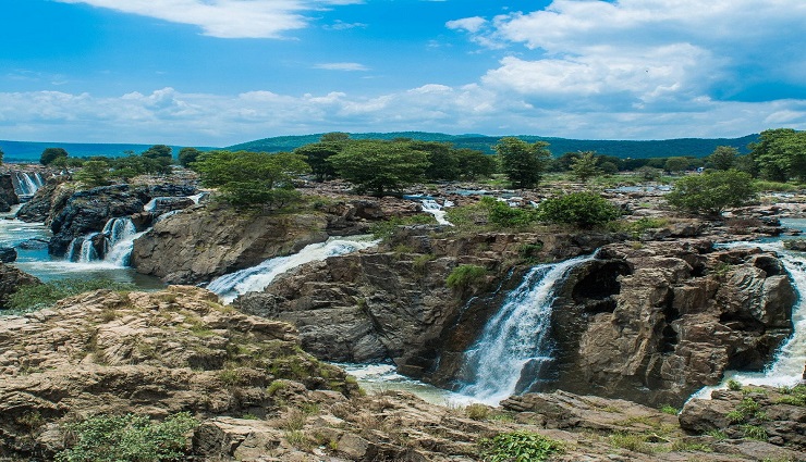 okanagan falls,no bathing ,ஒகேனக்கல் அருவி, குளிக்கதடை 
