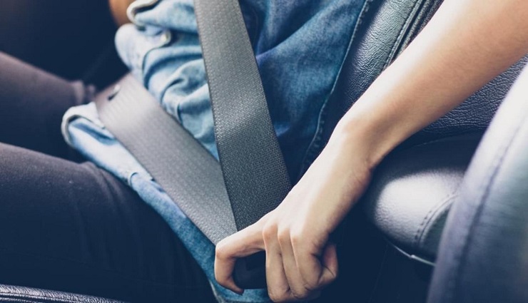 seat belt,rear side of the car , சீட் பெல்ட் ,காரின் பின் பக்கம்