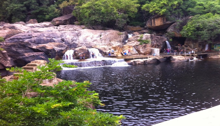 manimutharu waterfall,allowed to bathe ,மணிமுத்தாறு அருவி,குளிக்க அனுமதி 