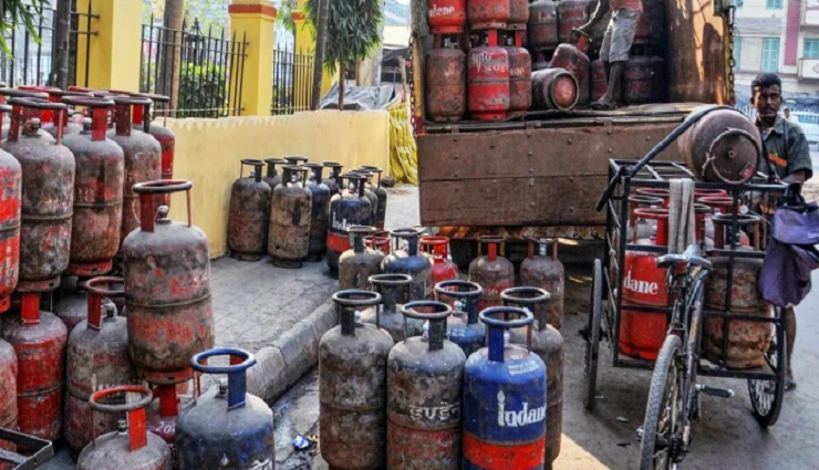gas cylinders for commercial use are less expensive , கேஸ் சிலிண்டர்,சர்வதேச கச்சா எண்ணெய் 