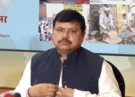 స్వయంగా తానే మరుగుదొడ్లు శుభ్రం చేసిన మధ్యప్రదేశ్ రాష్ట్ర మంత్రి