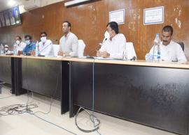 జడ్పీ జనరల్‌ బాడీ సమావేశంలో అధికారులను హెచ్చరించిన కలెక్టర్...‌