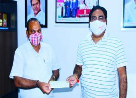 కరోనా బాధితులకు అంబులెన్స్ వాహనాన్ని విరాళంగా అందించిన వెంక‌టేశ్వ‌ర గ్రానైట్స్ అధినేత