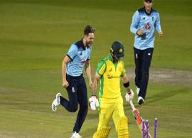 రసవత్తరంగా  సాగిన ఇంగ్లాండ్‌, ఆస్ట్రేలియా మధ్య  మూడో వన్డే