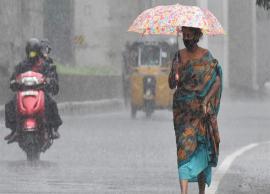 హైదరాబాద్ నగరంలో మళ్లీ వర్షాలు... వణికిపోతున్న నగరవాసులు...