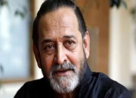 రూ. 35 కోట్లు ఇవ్వాలని బ్లాక్ మెయిల్