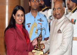 కాషాయం కండువా కప్పుకున్న కామన్వెల్త్ స్వర్ణ పతాక విజేత శ్రేయాసి సింగ్