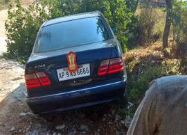 బండారు దత్తాత్రేయ కు తప్పిన కారు ప్రమాదం