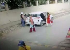 నడిరోడ్డుపై యువతిని కాల్చి పరారయిన యువకుడు..